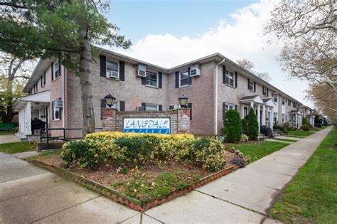 langdale gardens new hyde park  $2,902/mo Get pre-approved 2 Beds 1 Bath — Sq Ft About this home Fantastic two bedroom upper unit with beautiful hardwood floors